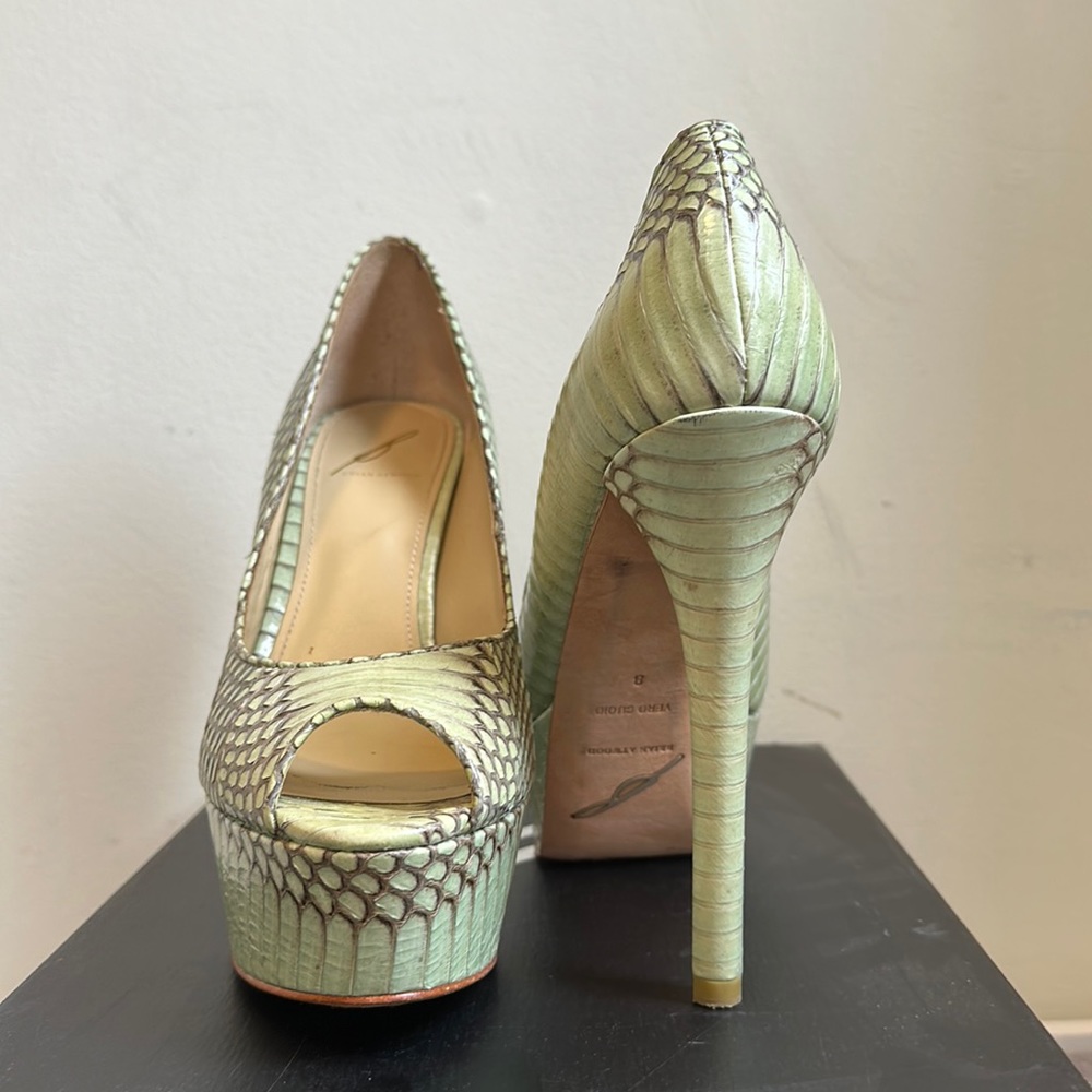 Brian Atwood Size 8 Bambola snake print peep toe pump